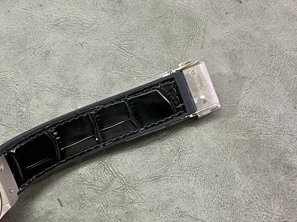 ウブロコピー時計角部分ディテール